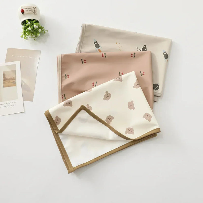 Matelas bébé à langer avec différents motifs