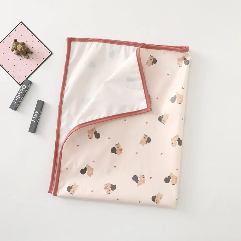 Matelas bébé à langer avec motifs écureuil