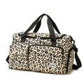 Sac à langer léopard classique sur fond blanc